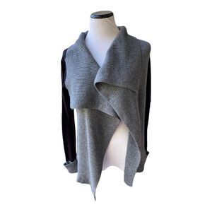 Venus Two Tone Black Gray Sweater Cardigan Size Small Preppy Classic Minimalist